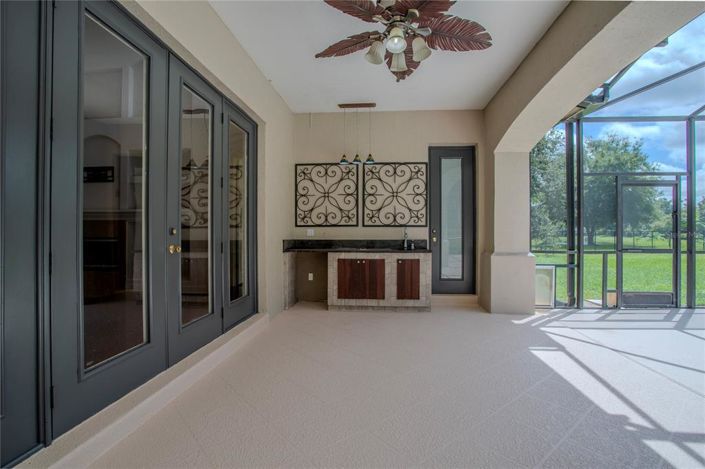 Image No.20-6 Bed Property for sale