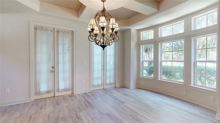 Image No.4-6 Bed Property for sale