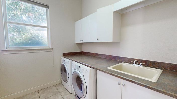 Image No.54-6 Bed Property for sale