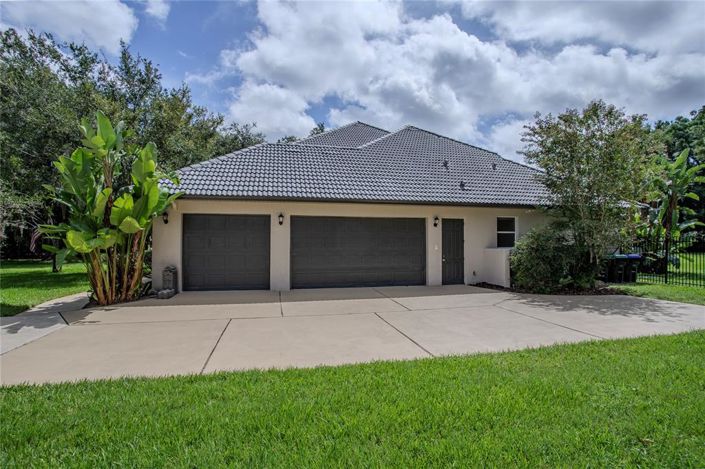 Image No.61-6 Bed Property for sale