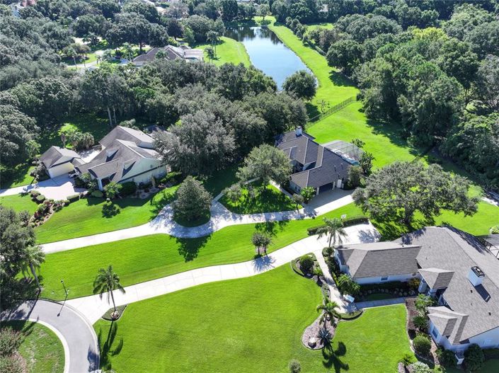 Image No.68-6 Bed Property for sale