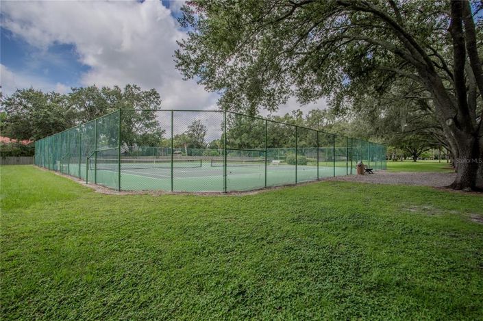 Image No.74-6 Bed Property for sale