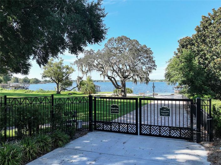 Image No.76-6 Bed Property for sale