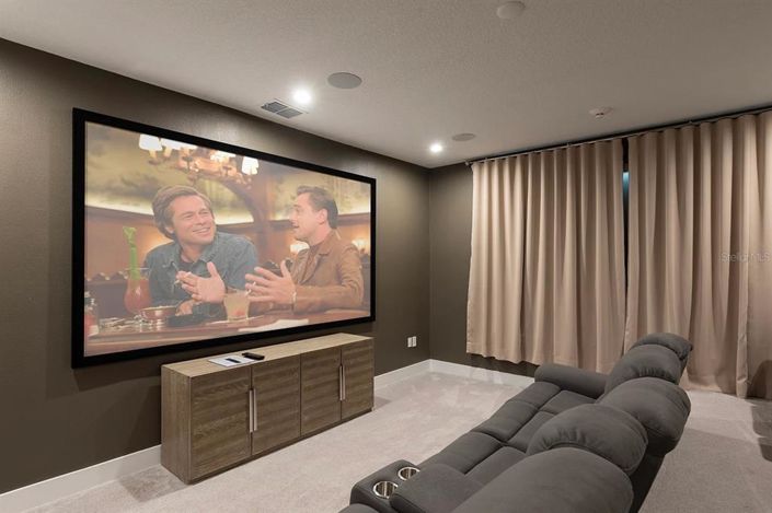 Image No.10-7 Bed Property for sale