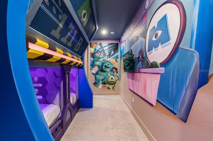 Image No.15-7 Bed Property for sale