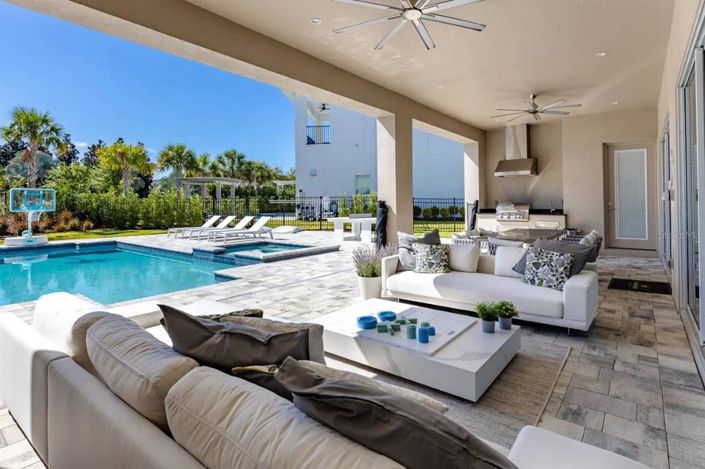 Image No.44-7 Bed Property for sale