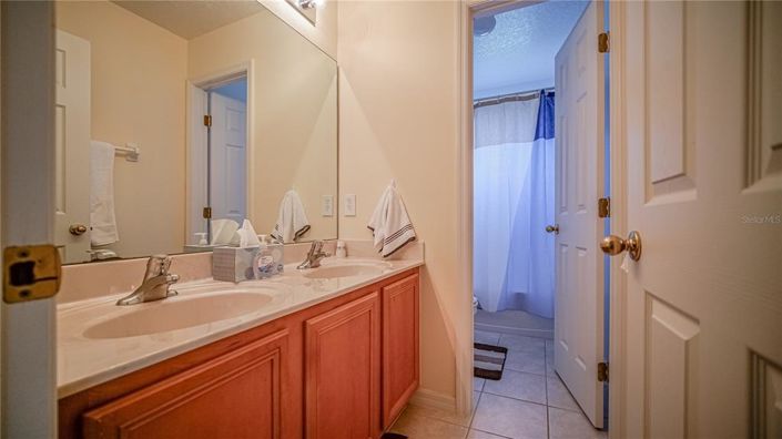 Image No.12-4 Bed Property for sale