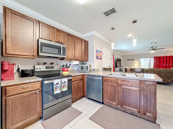 Image No.11-3 Bed Townhouse for sale