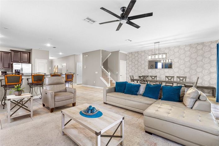 Image No.12-8 Bed Property for sale