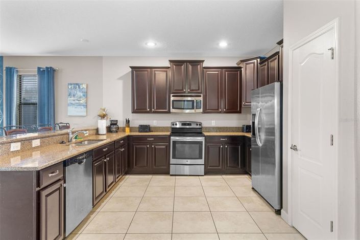 Image No.16-8 Bed Property for sale