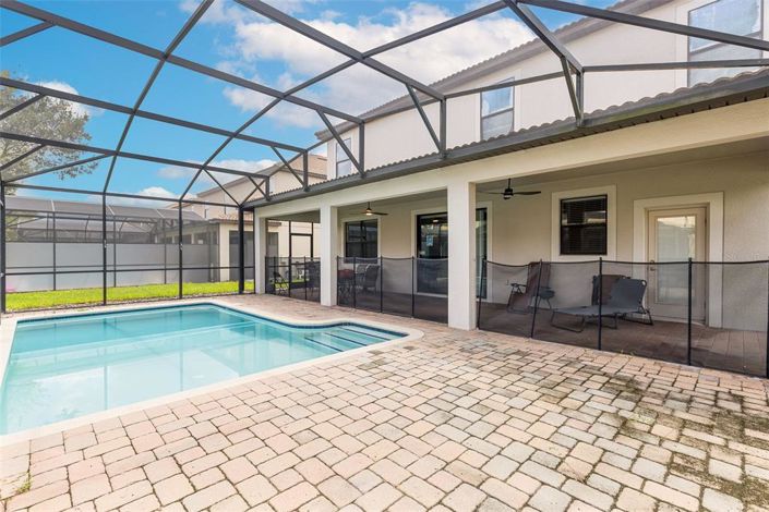 Image No.40-8 Bed Property for sale