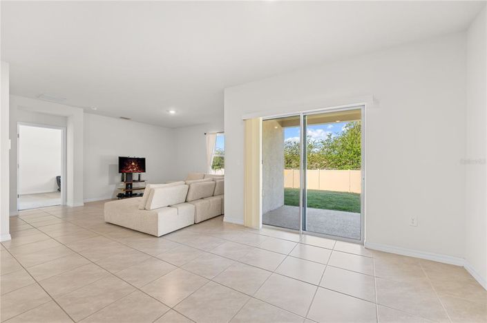 Image No.8-Propriété de 4 chambres à vendre à Haines City