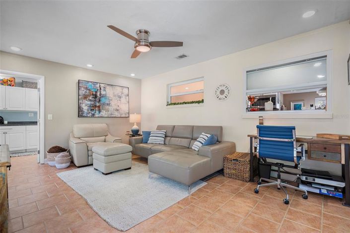 Image No.18-3 Bed Property for sale