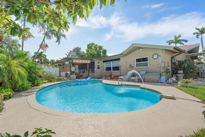 Image No.21-3 Bed Property for sale