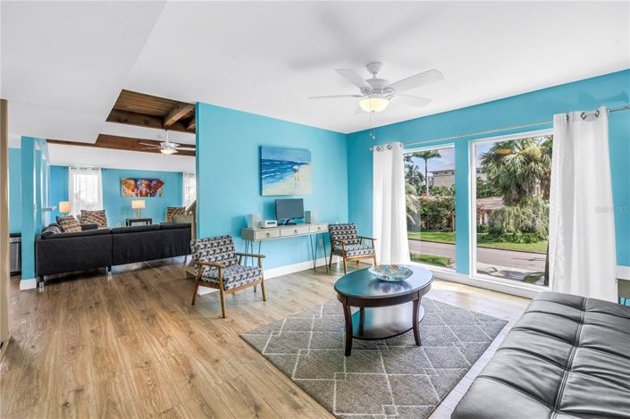 Image No.14-5 Bed Property for sale