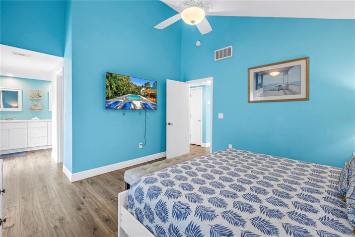 Image No.33-5 Bed Property for sale