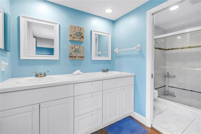 Image No.35-5 Bed Property for sale