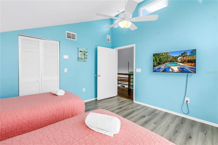 Image No.45-5 Bed Property for sale