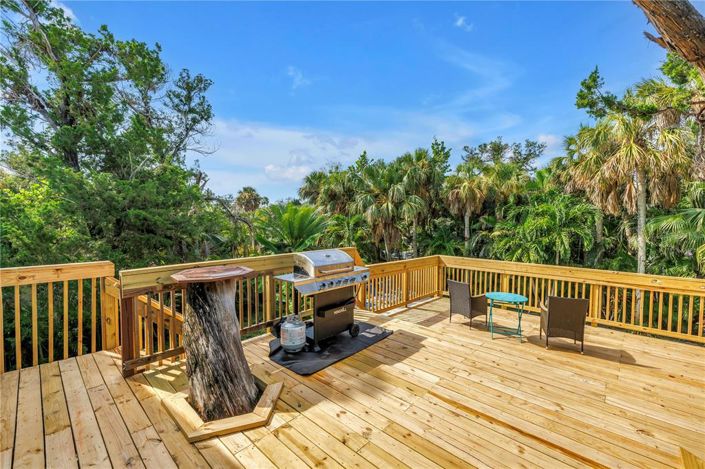 Image No.50-5 Bed Property for sale