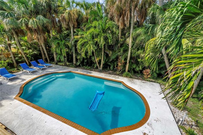 Image No.56-5 Bed Property for sale