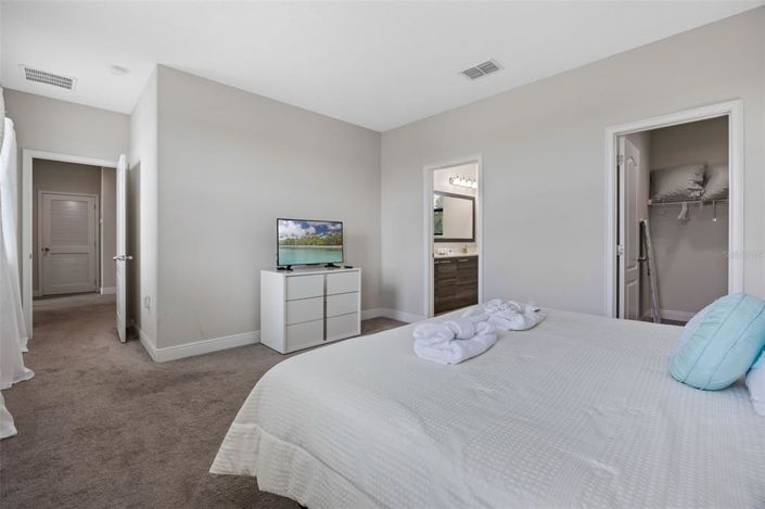 Image No.26-3 Bed Property for sale