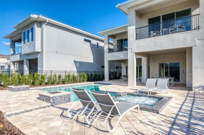 Image No.16-8 Bed Property for sale