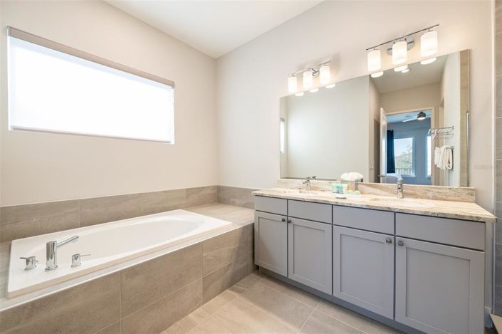 Image No.41-8 Bed Property for sale