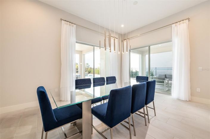 Image No.9-8 Bed Property for sale