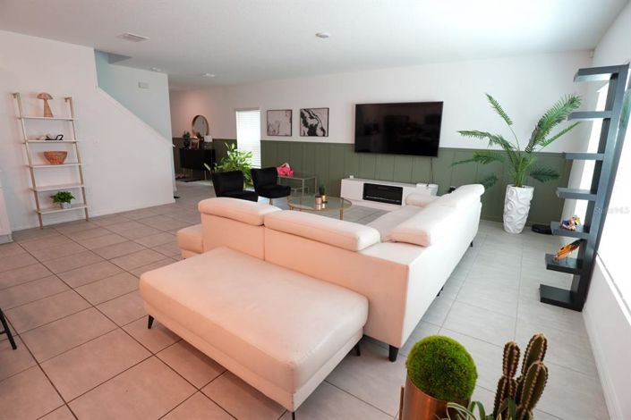 Image No.10-4 Bed Property for sale