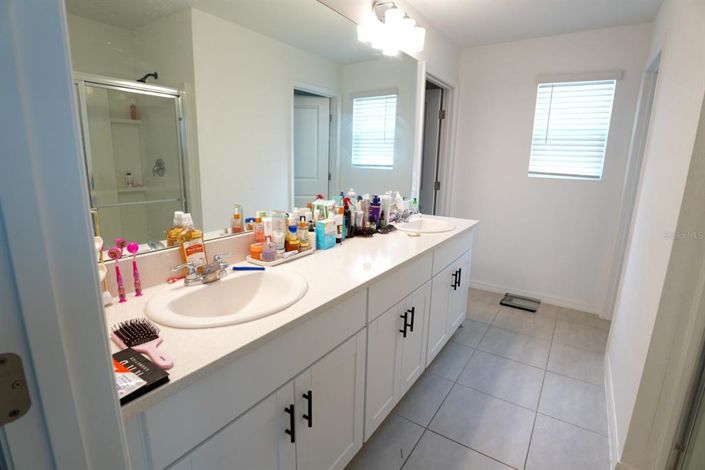 Image No.13-4 Bed Property for sale