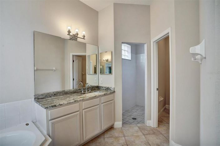 Image No.13-4 Bed Property for sale