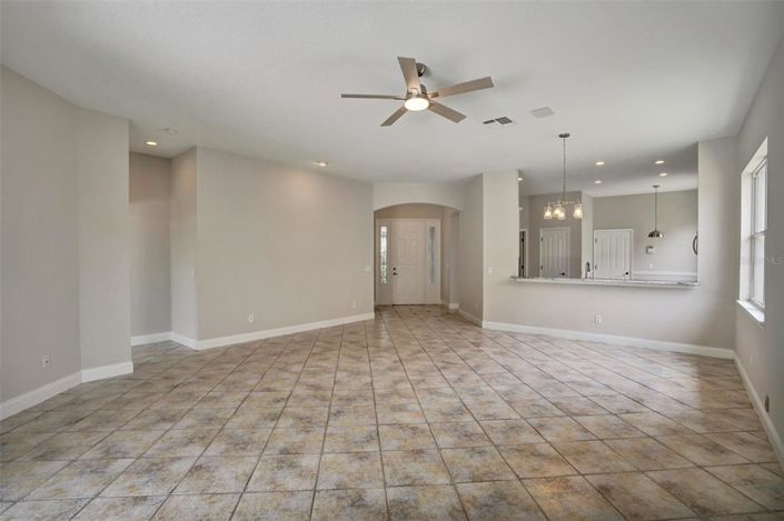 Image No.2-4 Bed Property for sale