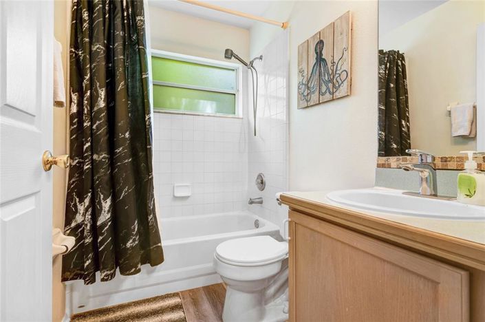 Image No.11-3 Bed Property for sale