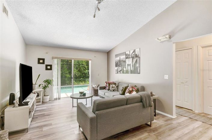 Image No.5-3 Bed Property for sale