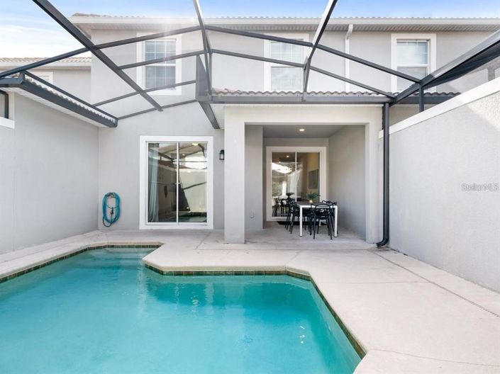 Image No.17-4 Bed Townhouse for sale