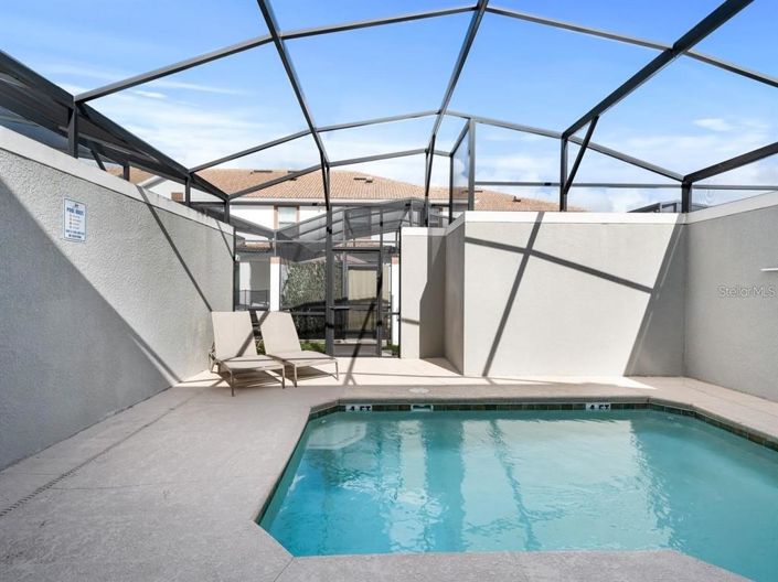 Image No.18-4 Bed Townhouse for sale