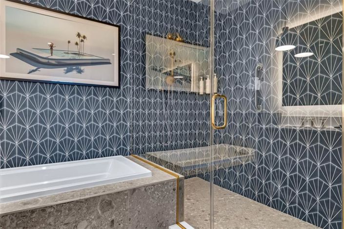 Image No.18-2 Bed Property for sale