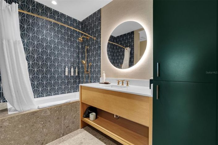 Image No.19-2 Bed Property for sale