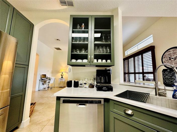 Image No.6-4 Bed Property for sale