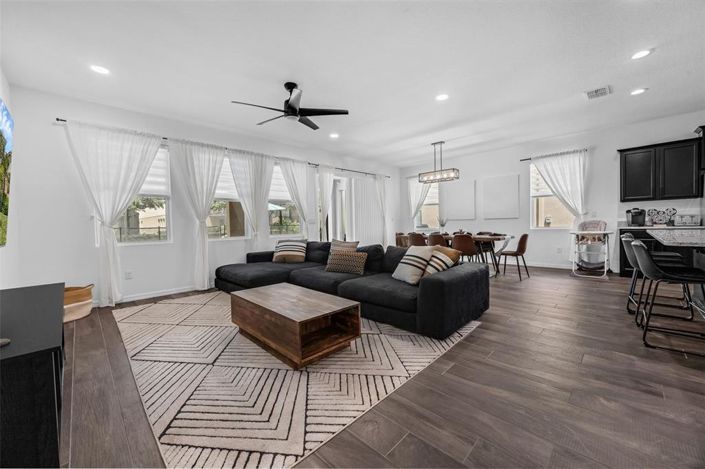 Image No.5-5 Bed Property for sale