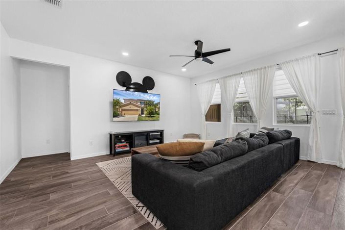 Image No.7-5 Bed Property for sale