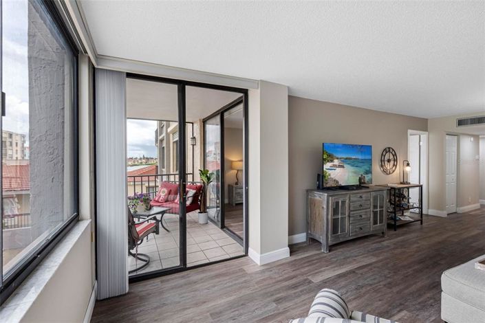 Image No.15-1 Bed Property for sale