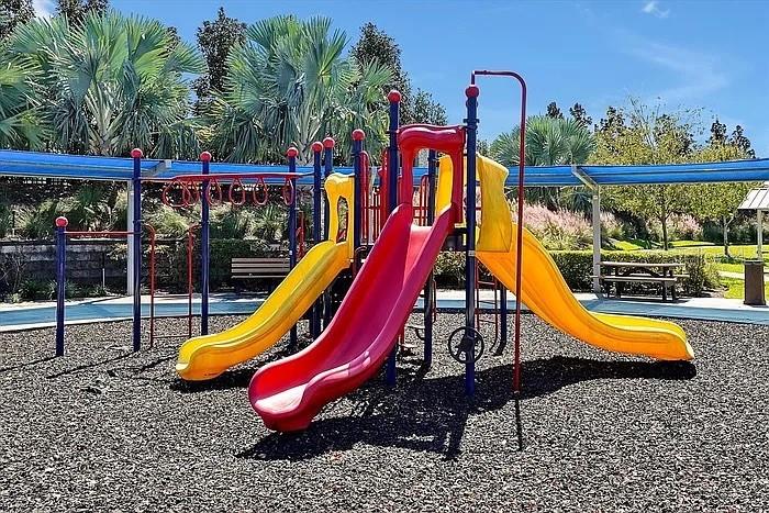 Image No.11-3 Bed Townhouse for sale