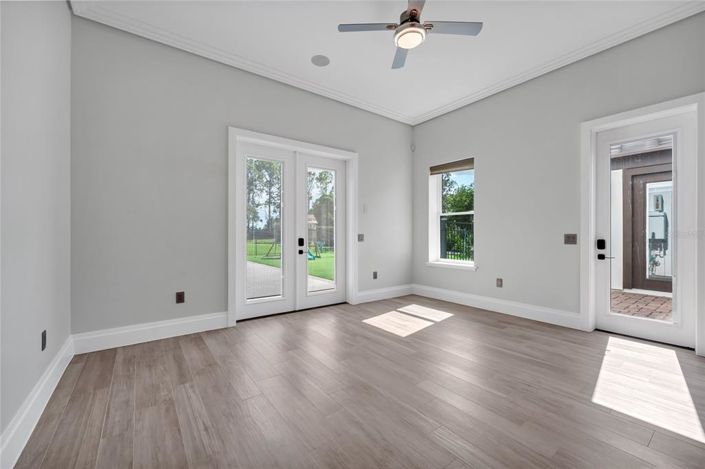 Image No.22-8 Bed Property for sale