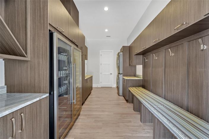 Image No.28-8 Bed Property for sale