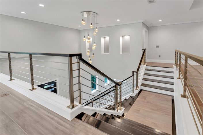 Image No.35-8 Bed Property for sale