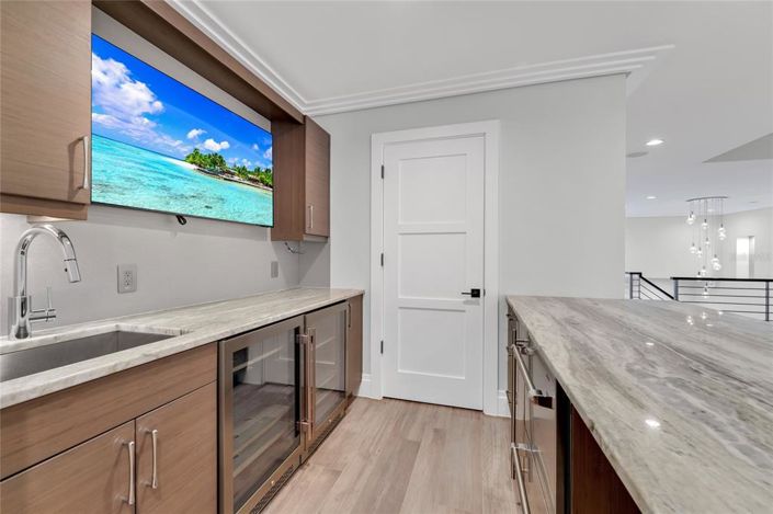 Image No.37-8 Bed Property for sale