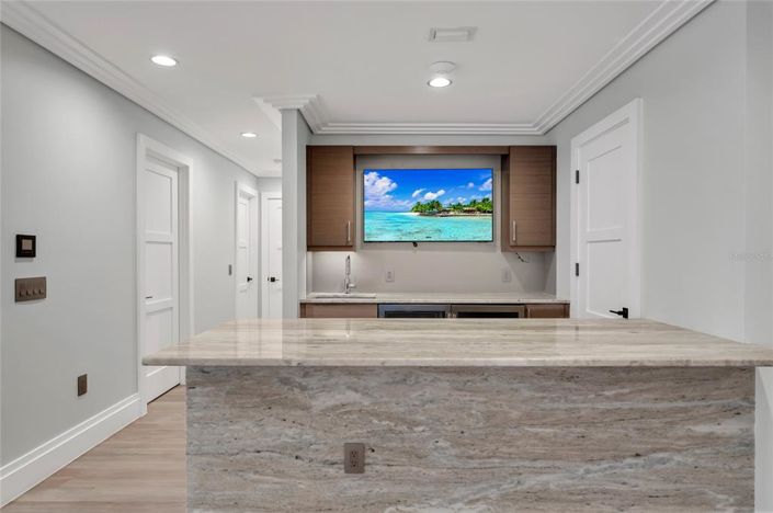 Image No.38-8 Bed Property for sale