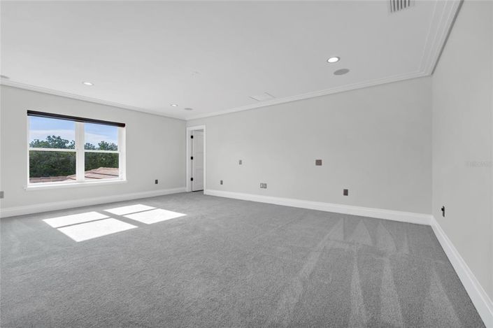 Image No.42-8 Bed Property for sale