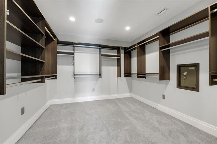 Image No.46-8 Bed Property for sale